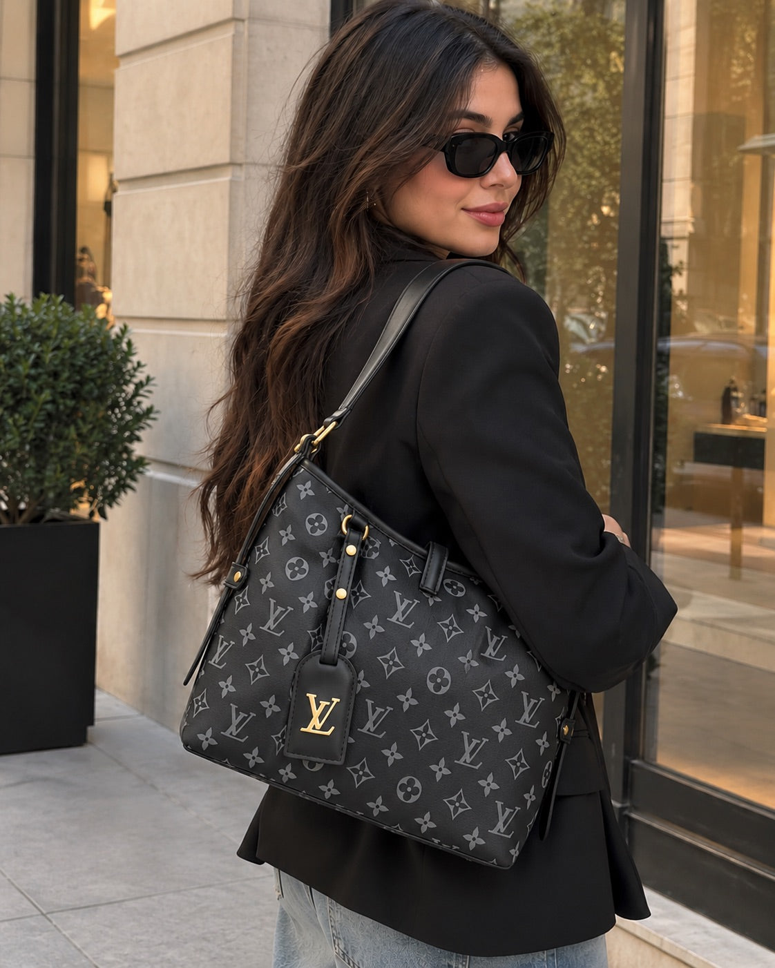 LV Black Grey